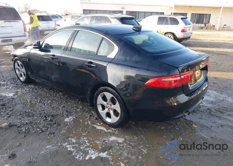 2018 Jaguar Xe 25T z USA, uszkodzony, nr VIN SAJAR4FX2JCP35800